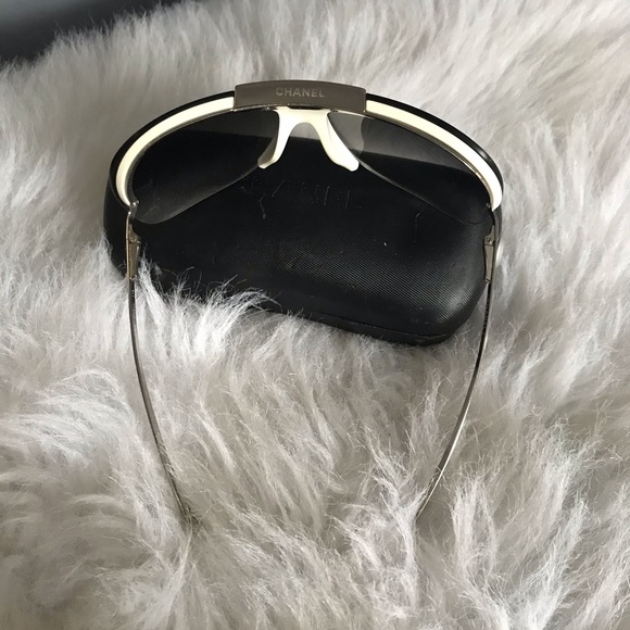 CHANEL 😎 Sunglasses model 6007 - Picture 2 of 15